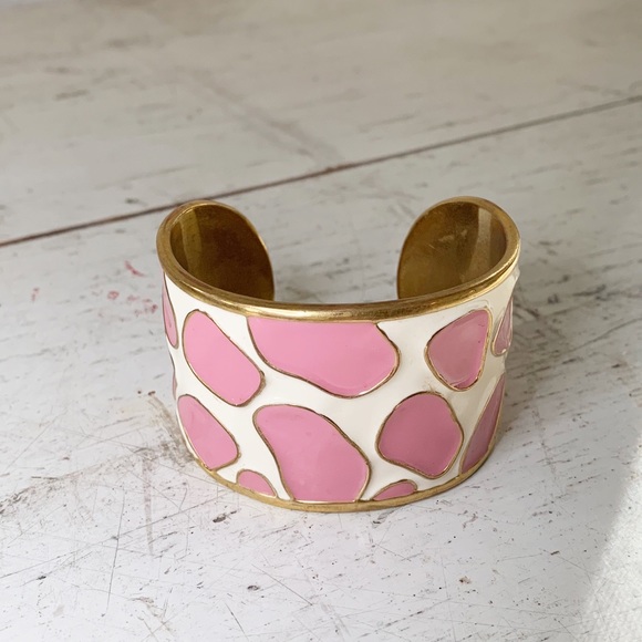Lilly Pulitzer Jewelry - Lilly Pulitzer Pink Giraffe Enamel Cuff Bracelet